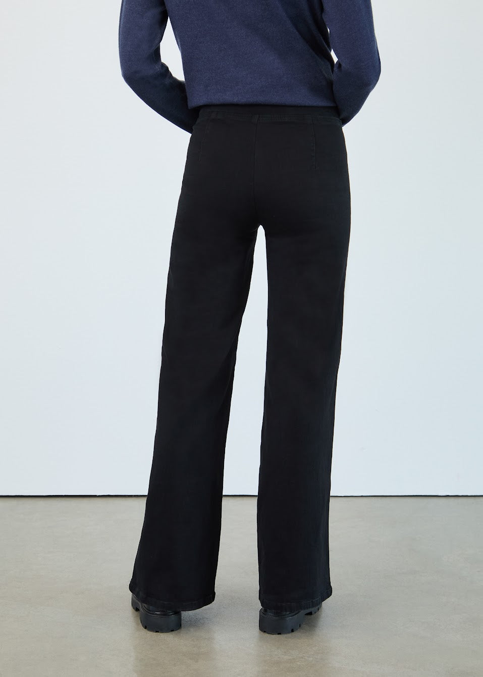 Pull-On Wide Leg Jean