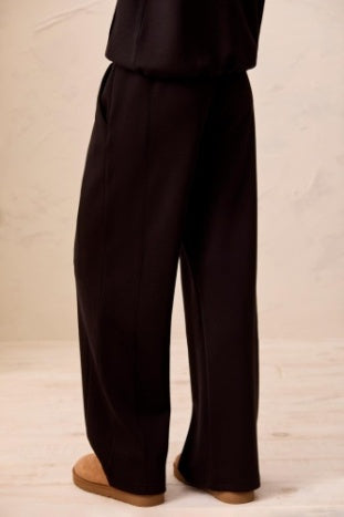 Pull On Ankle Pant With Pockets