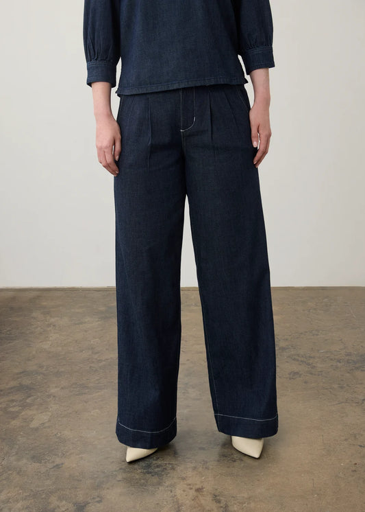 Mid Rise Pleated Wide Leg Jean