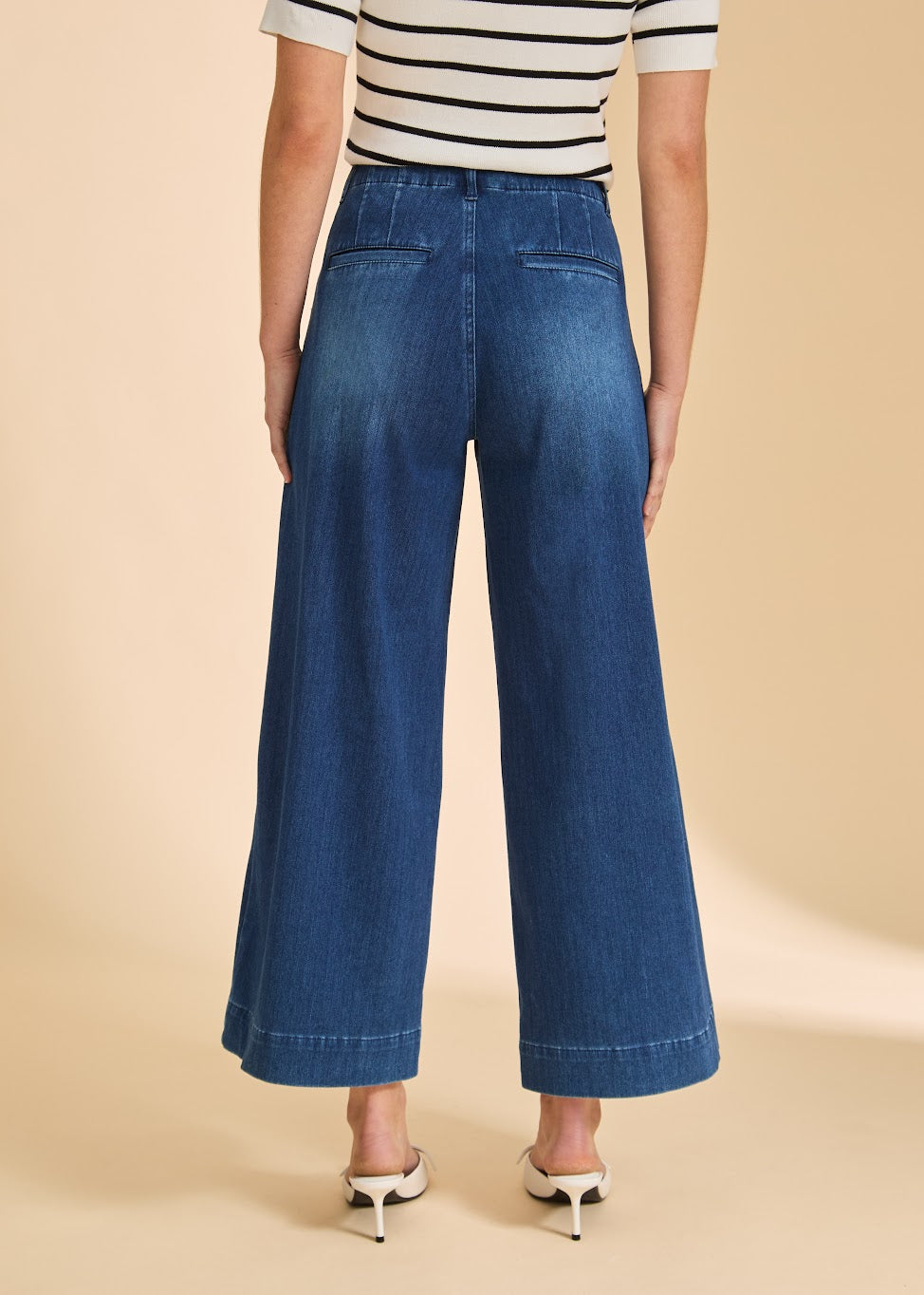 Wide Leg Front Pocket Jean