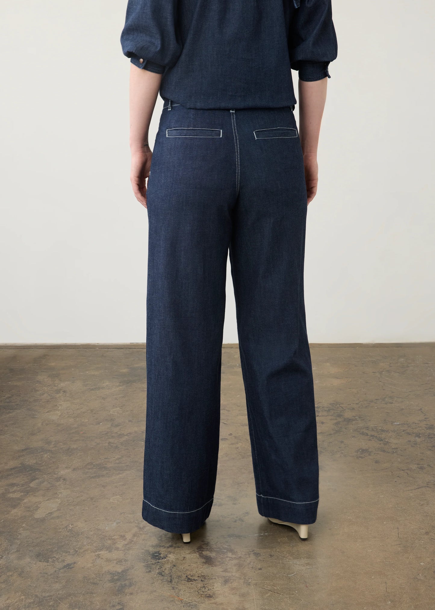 Mid Rise Pleated Wide Leg Jean