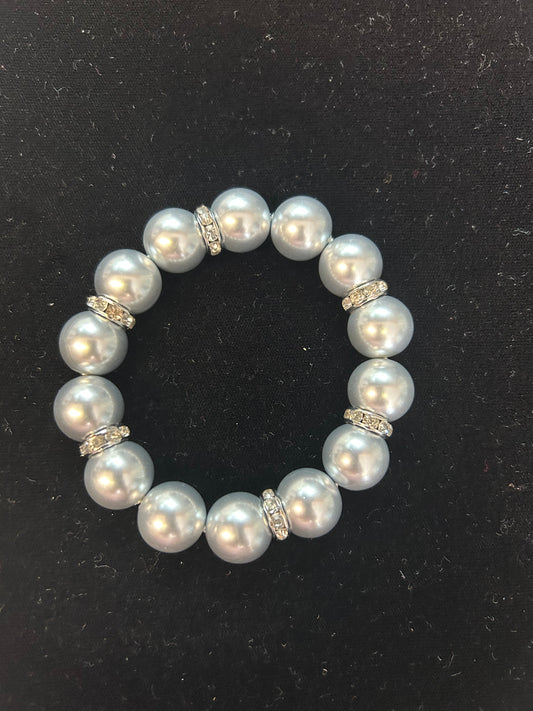 Strech Light Grey Pearl Bracelet With Rhinestones
