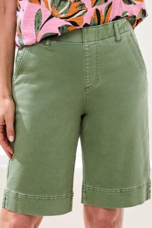Pull On Bermuda Short With Top Stitch Detail